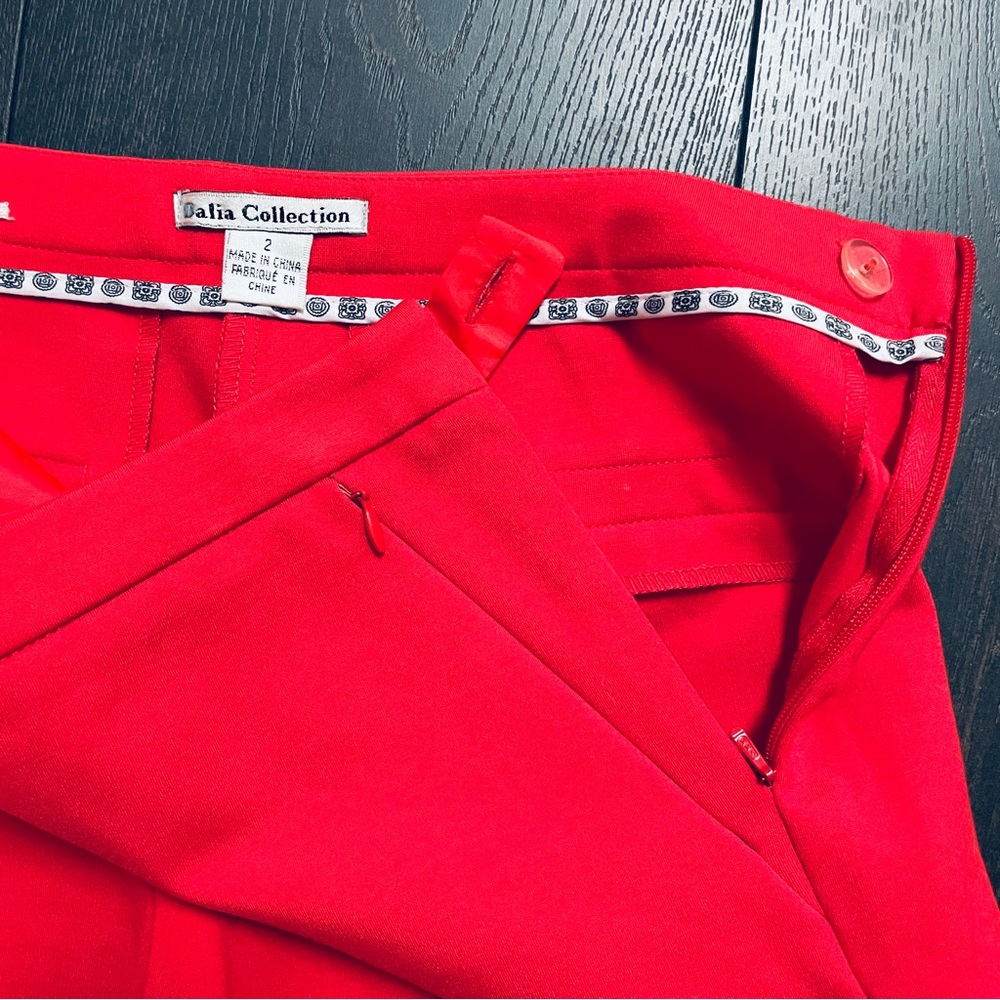 Dalia Collection Red Structured Shorts - Picture 4 of 4